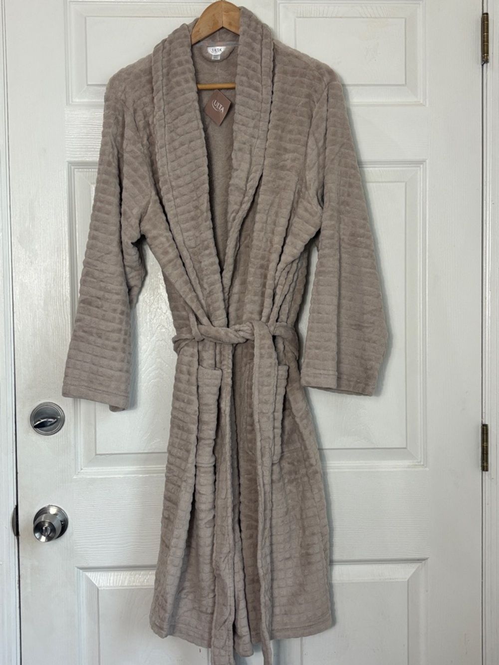 NEW Ulta Beauty Plush Robe in Light Taupe size 1X / 2X Soft Cozy